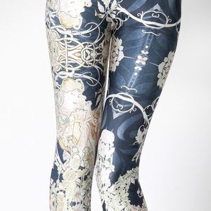Blackmilk mucha black leggings medium